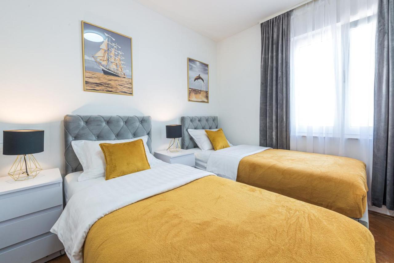 Bluesky Deluxe Apartment Free Parking Дубровник Екстер'єр фото