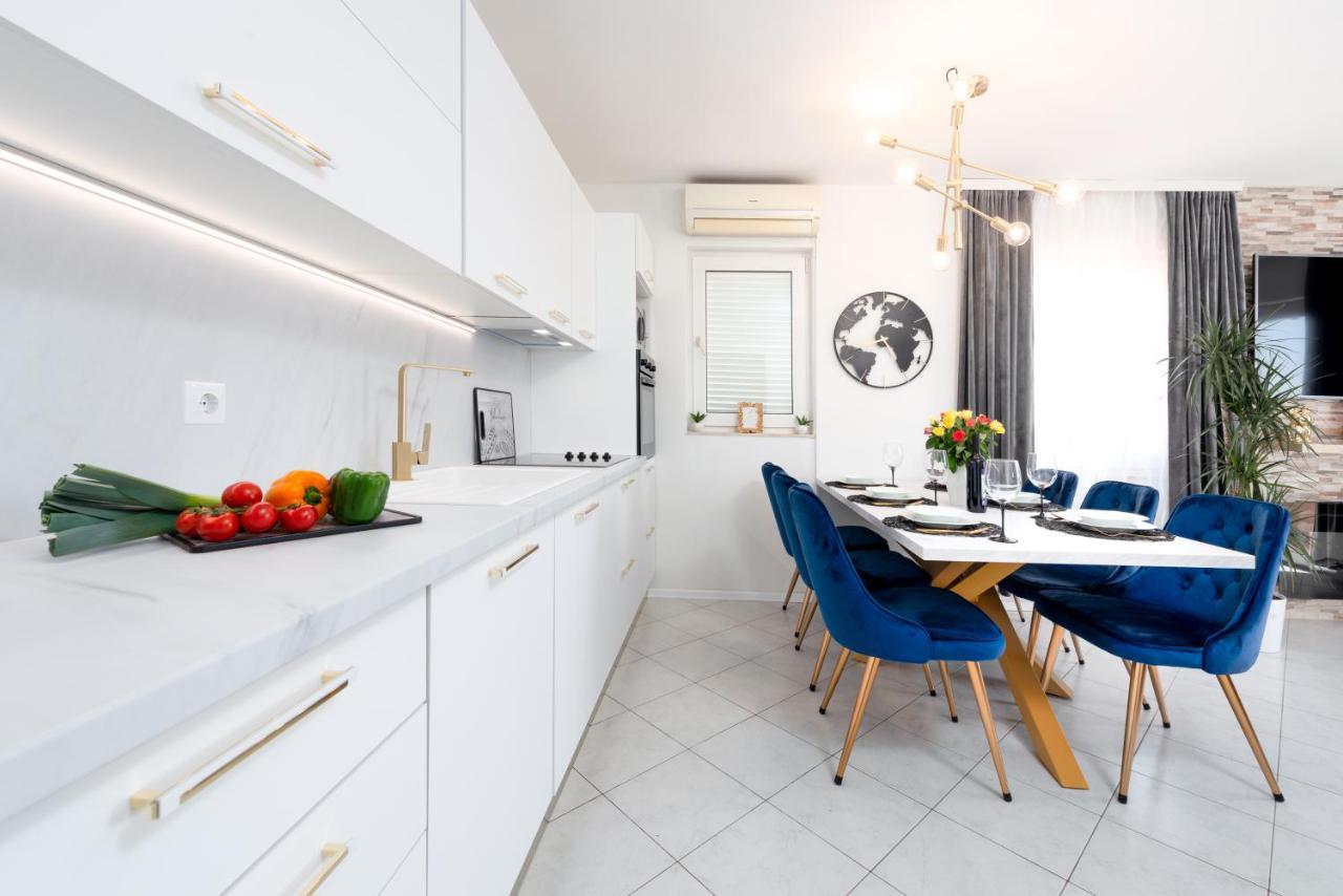Bluesky Deluxe Apartment Free Parking Дубровник Екстер'єр фото
